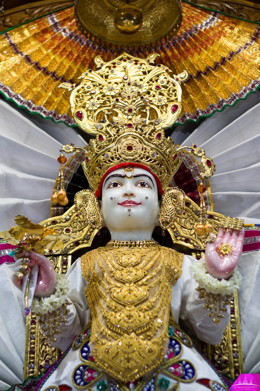 ©1987-2017 SKS Swaminarayan Temple East London